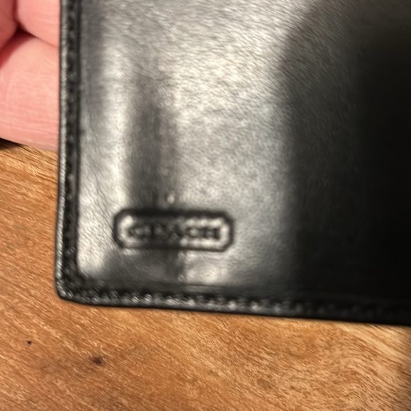 Coach - Picture 8 of 11